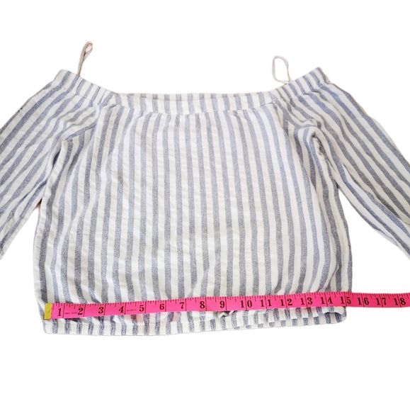 Off shoulder crop-top - Picture 9 of 10